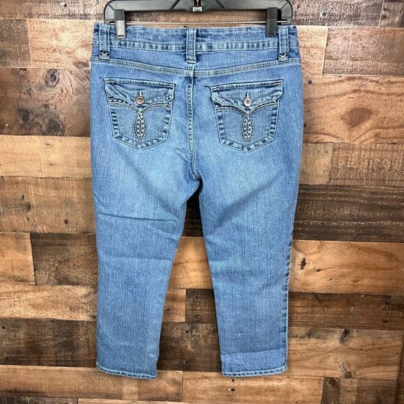 Jordache Jeans Cropped Straight Blue Denim 5 Pocket Zip Button Closure Size 8 - Picture 13 of 14